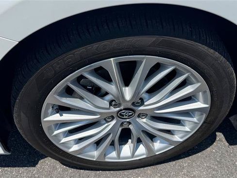 Used 2019 Toyota Camry XLE FWD image 31