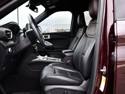 Used 2023 Ford Explorer Platinum w/ Technology Package AWD/4WD image 23