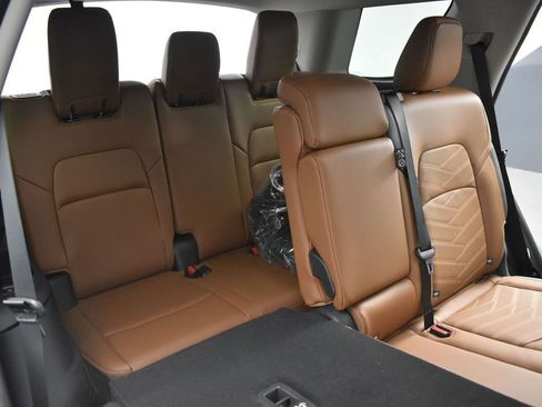 New 2025 Nissan Pathfinder Platinum w/ Cargo Package image 22