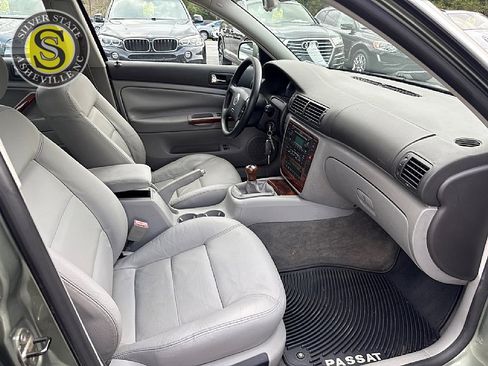 Used 2003 Volkswagen Passat GLX image 17