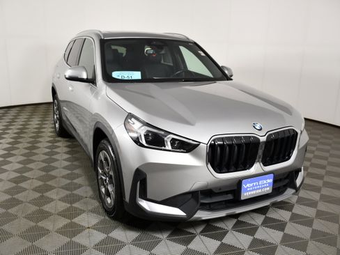 Used 2023 BMW X1 xDrive28i AWD/4WD image 3