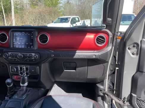 Used 2020 Jeep Wrangler Unlimited Rubicon w/ Dual Top Group AWD/4WD image 29