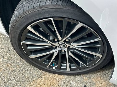 Used 2025 Lexus ES 350 w/ Premium Package FWD image 4