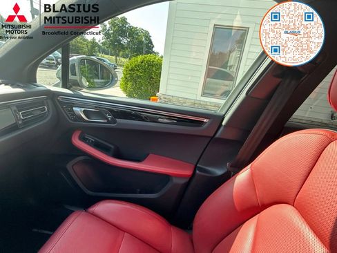 Used 2021 Porsche Macan S AWD/4WD image 39