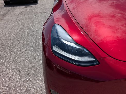 Used 2024 Tesla Model Y Long Range AWD/4WD image 10