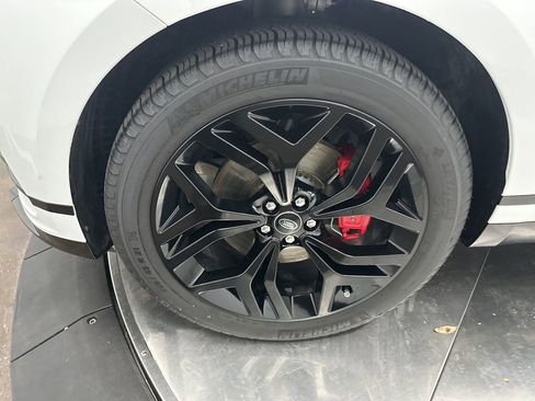 Used 2024 Land Rover Range Rover Velar Dynamic SE image 32