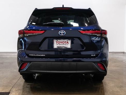 Used 2023 Toyota Highlander XLE AWD/4WD image 8