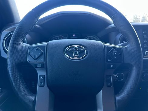 Used 2021 Toyota Tacoma TRD Off-Road image 21