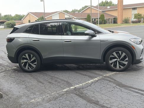 Used 2023 Volkswagen ID.4 Pro AWD/4WD image 4