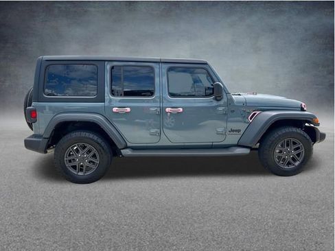 Used 2024 Jeep Wrangler Unlimited Sport AWD/4WD image 12