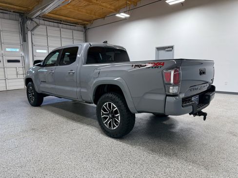 Used 2020 Toyota Tacoma TRD Sport image 2