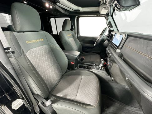 Used 2024 Jeep Gladiator Mojave w/ Convenience Group image 25