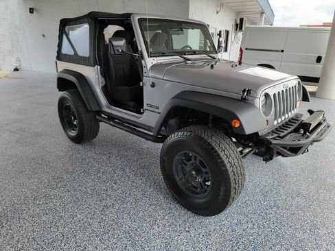 Used 2013 Jeep Wrangler Sport AWD/4WD image 26