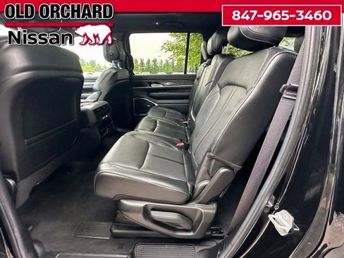 Used 2022 Jeep Wagoneer Series II w/ Premium Group I AWD/4WD image 14