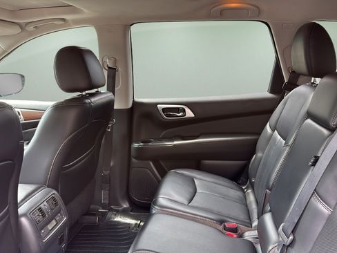 Used 2017 Nissan Pathfinder Platinum AWD/4WD image 17