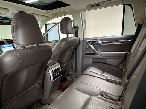 Used 2015 Lexus GX 460 Luxury w/ Preferred Accessory Package image 13