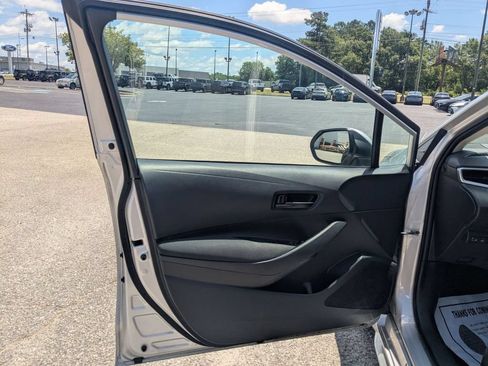 Used 2024 Toyota Corolla LE FWD image 12