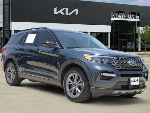 Used 2022 Ford Explorer XLT w/ Equipment Group 202A RWD image 7