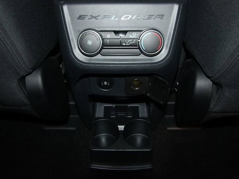 Used 2025 Ford Explorer Active image 28