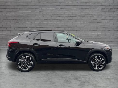 Used 2024 Chevrolet Trax RS FWD image 8