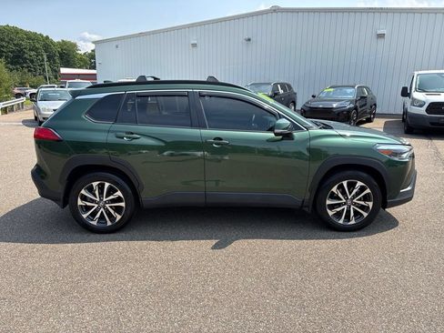 Used 2024 Toyota Corolla Cross XLE w/ Convenience Package AWD/4WD image 8