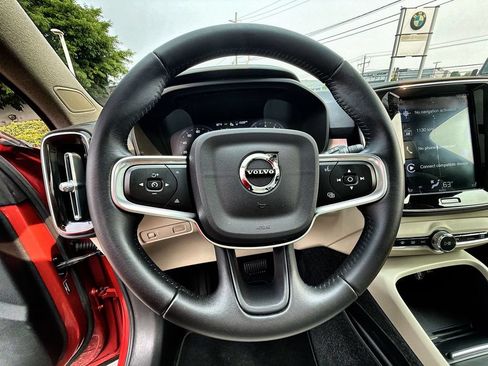 Used 2021 Volvo XC40 T5 Momentum AWD/4WD image 23