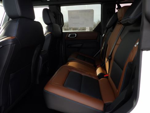 New 2024 Ford Bronco Outer Banks image 12