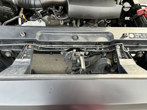 Used 2017 Toyota Tacoma TRD Off-Road w/ Premium & Technology Package image 32