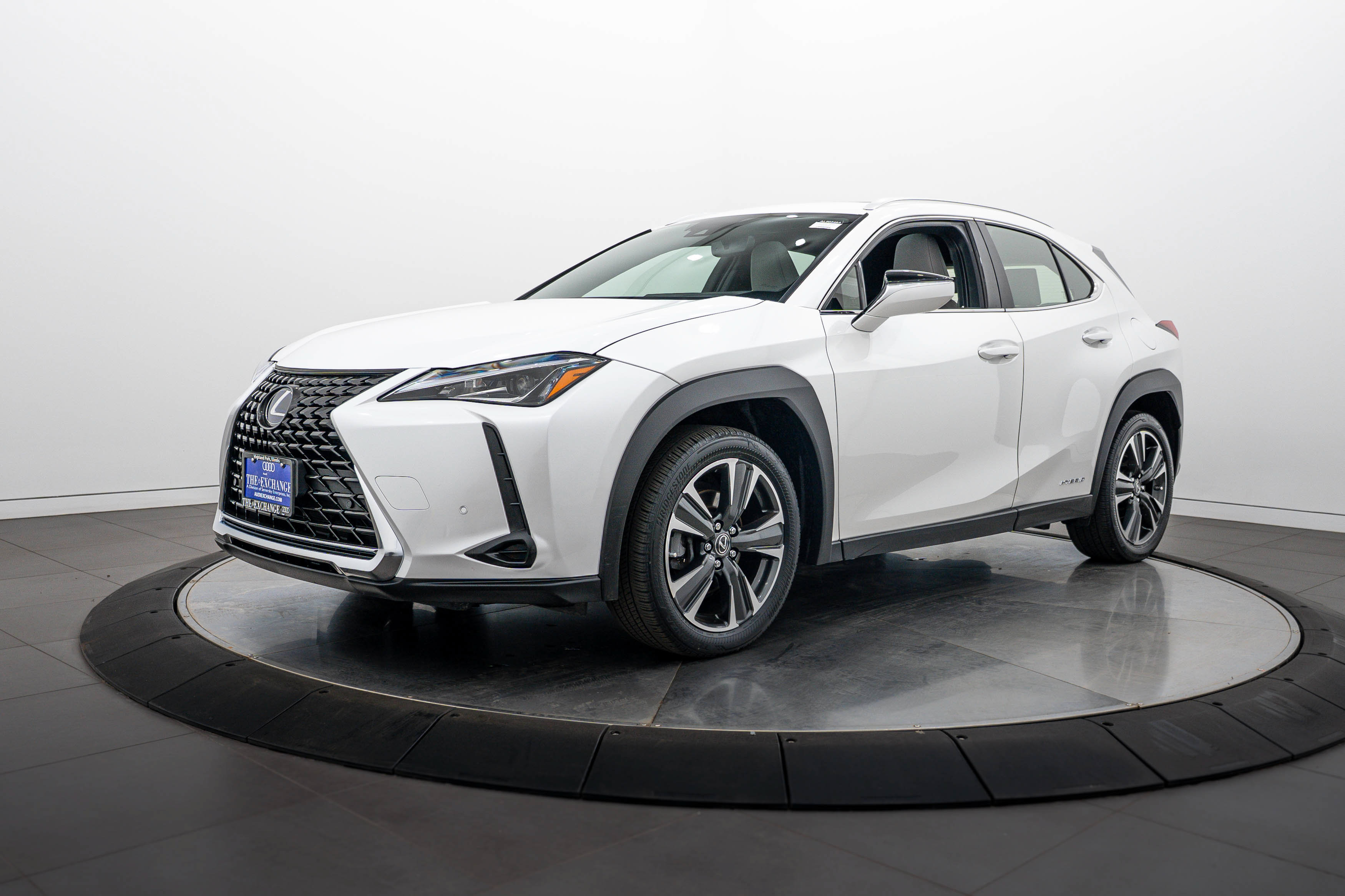Used 2019 Lexus UX 250h AWD/4WD image 6