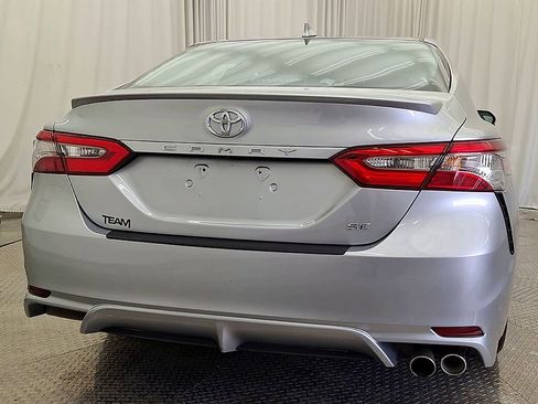 Certified 2018 Toyota Camry SE w/ Audio Package FWD image 2