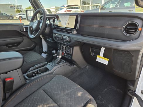 New 2026 Jeep Gladiator Mojave image 34