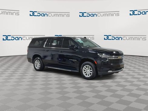 Used 2023 Chevrolet Suburban LT AWD/4WD image 3