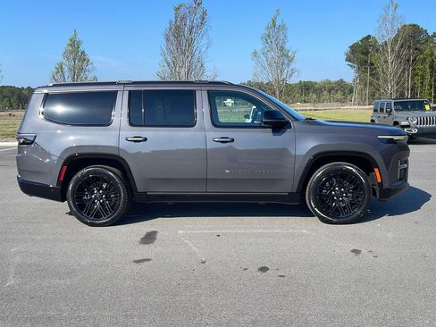 New 2026 Jeep Grand Wagoneer Limited AWD/4WD image 8