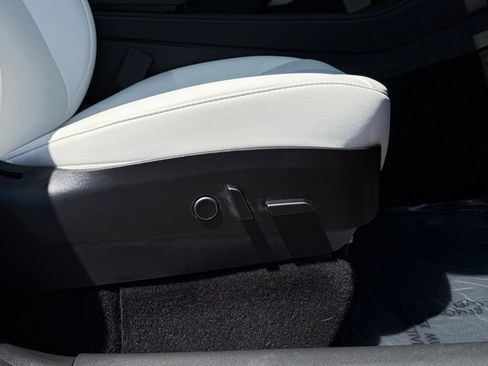 Used 2021 Tesla Model Y AWD image 35