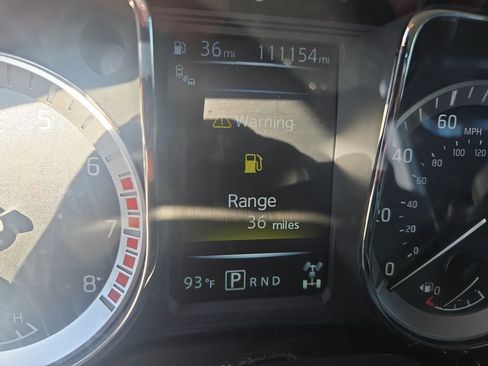 Used 2018 Nissan Titan SV w/ SV Convenience Package image 32