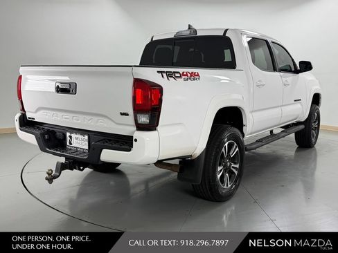 Used 2018 Toyota Tacoma TRD Sport w/ Technology Package AWD/4WD image 6