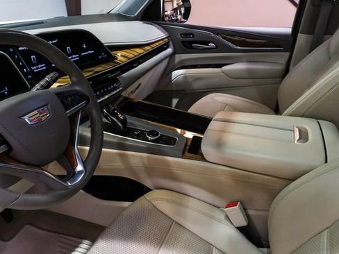 Used 2021 Cadillac Escalade ESV Sport Platinum RWD image 27
