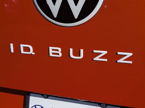 New 2025 Volkswagen ID. Buzz Pro S Plus image 30