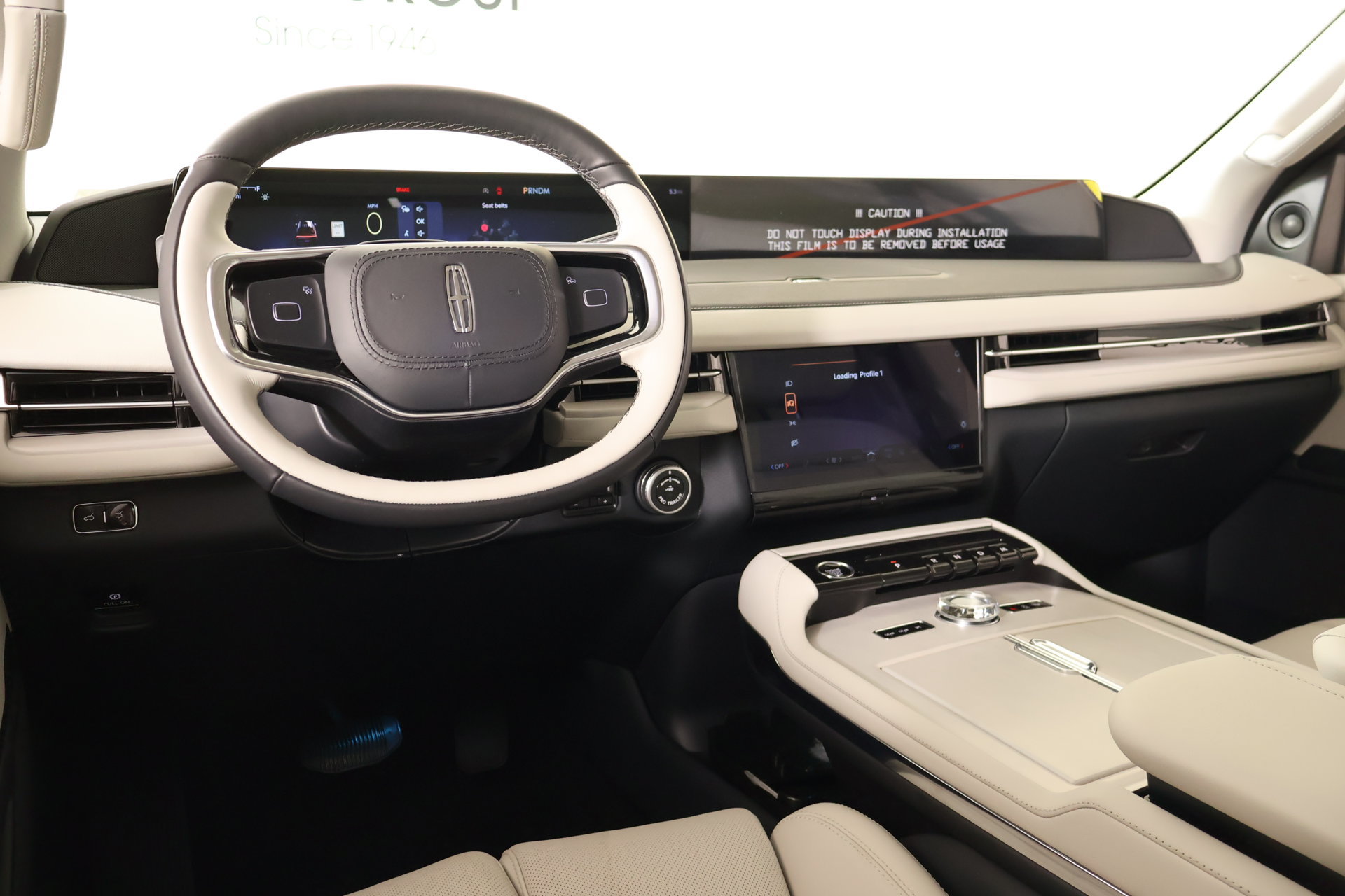 New 2026 Lincoln Navigator Premiere AWD/4WD image 2
