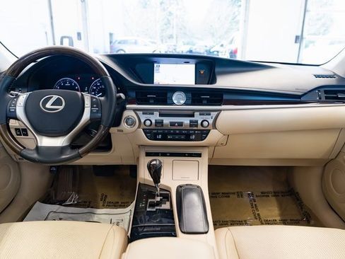 Used 2013 Lexus ES 350 w/ Luxury Pkg image 9