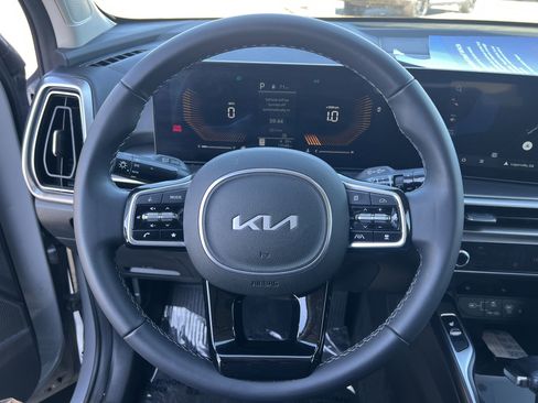 Used 2025 Kia Sorento S w/ Panoramic Sunroof Package image 12