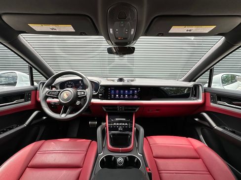 Certified 2026 Porsche Cayenne S AWD/4WD image 6