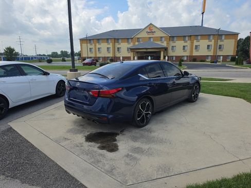 Used 2024 Nissan Altima 2.5 SR w/ SR Premium Package FWD image 5