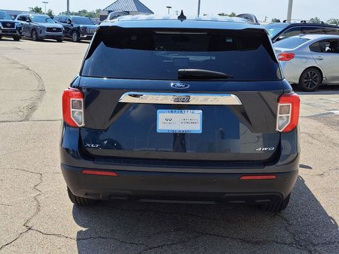 Used 2022 Ford Explorer XLT image 4