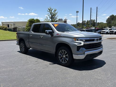 Used 2026 Chevrolet Silverado 1500 LT AWD/4WD image 3