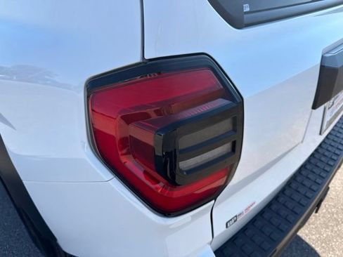 Used 2025 Toyota 4Runner SR5 AWD/4WD image 10