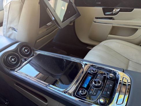 Used 2013 Jaguar XJ L Ultimate image 92