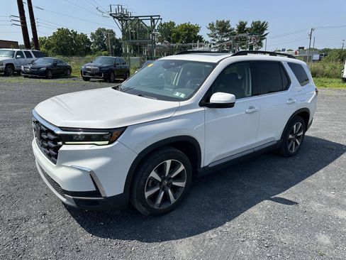 Used 2024 Honda Pilot Touring image 4