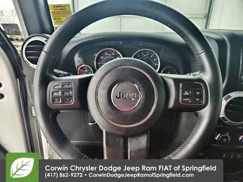 Used 2015 Jeep Wrangler Rubicon w/ Power Convenience Group image 22