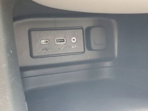 Used 2023 Chevrolet Equinox LS w/ LS Convenience Package FWD image 26
